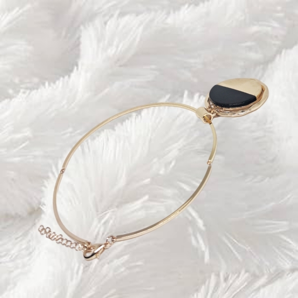 .🌲10/$20.  Gold Tone Flexible Choker with Double Pendants - Picture 3 of 6